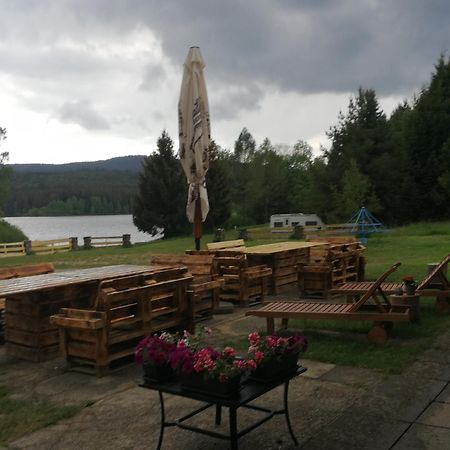 Penzion Tomy Na Pláži Hotel Frymburk Exterior foto