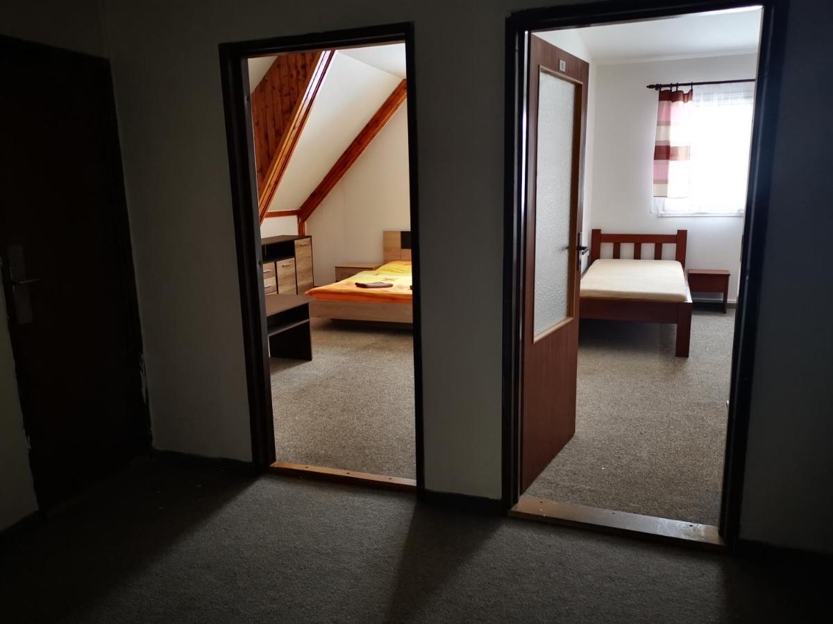 Penzion Tomy Na Pláži Hotel Frymburk Exterior foto
